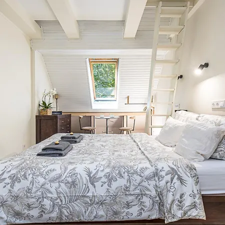 Beachside Apartament *